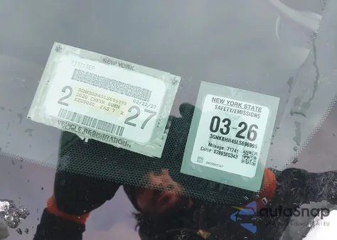 2020 Chevrolet Blazer Awd 2Lt z USA, uszkodzony, nr VIN 3GNKBHR45LS696995